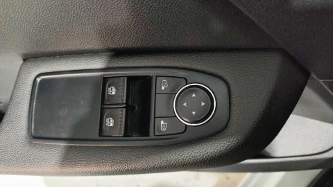 Renault Clio Authentic SCe 49 kW (67CV)