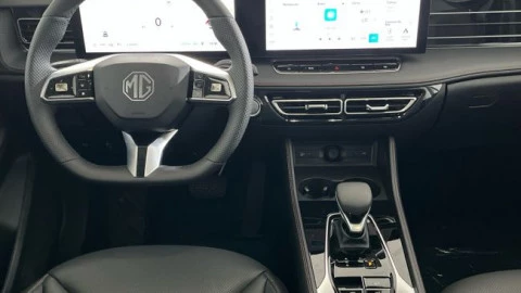 MG HS 1.5T PLUG IN HYBRID LUXURY
