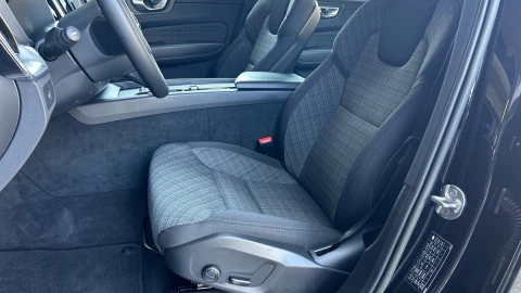 Volvo XC60 2.0 B4 D Core Auto