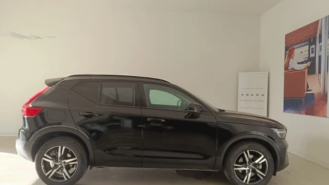 Volvo XC40 2.0 B3 G Plus Dark Auto