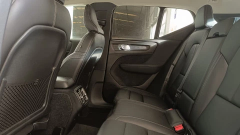 Volvo XC40 2.0 B3 G Plus Dark Auto