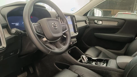 Volvo XC40 2.0 B3 G Plus Dark Auto
