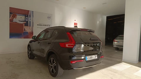 Volvo XC40 2.0 B3 G Plus Dark Auto