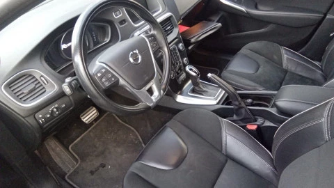 Volvo V40 2.0 D3 R-Design Momentum Auto