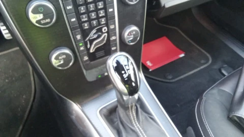 Volvo V40 2.0 D3 R-Design Momentum Auto