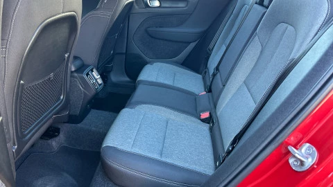 Volvo XC40 2.0 B3 G Plus Dark Auto
