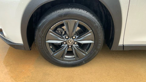 Lexus UX 2.0 250h Business