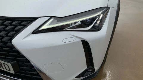 Lexus UX 2.0 250h Business