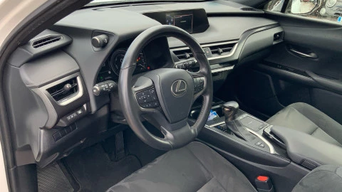 Lexus UX 2.0 250h Business