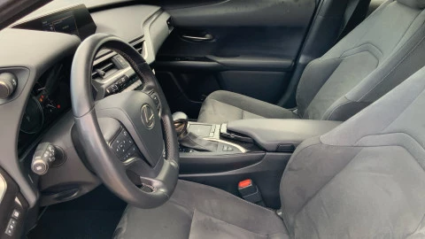 Lexus UX 2.0 250h Business