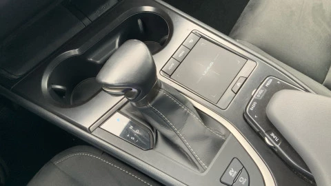 Lexus UX 2.0 250h Business