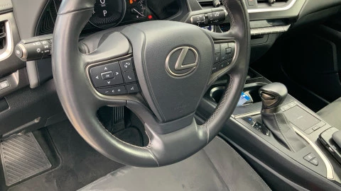Lexus UX 2.0 250h Business