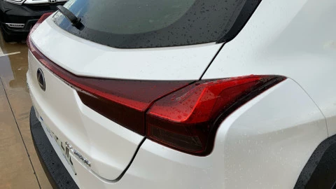 Lexus UX 2.0 250h Business