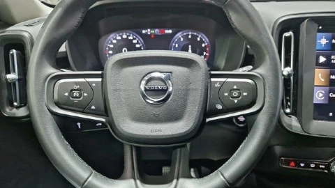 Volvo XC40 1.5 T2 Essential Auto