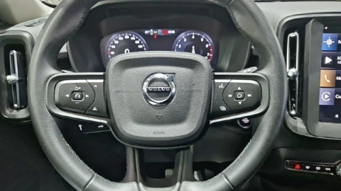 Volvo XC40 1.5 T2 Essential Auto