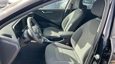 Kia Niro 1.6 GDi HEV 104kW (141CV) Concept