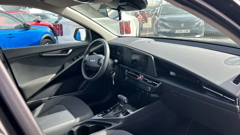 Kia Niro 1.6 GDi HEV 104kW (141CV) Concept