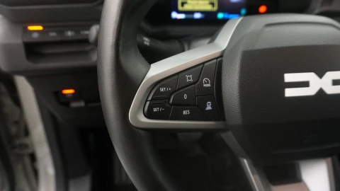 Dacia Duster Journey hybrid 155
