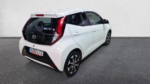 Toyota Aygo 1.0 70 x-play