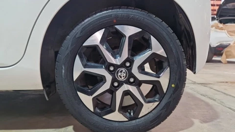 Toyota Aygo 1.0 70 x-play