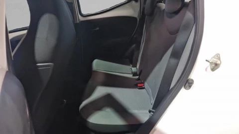 Toyota Aygo 1.0 70 x-play