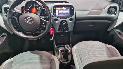 Toyota Aygo 1.0 70 x-play