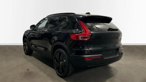 Volvo XC40 B3 G Black Edition+ Auto 120 kW (163 CV)