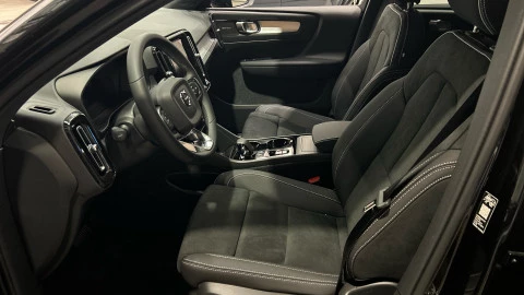 Volvo XC40 B3 G Black Edition+ Auto 120 kW (163 CV)