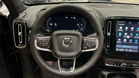 Volvo XC40 B3 G Black Edition+ Auto 120 kW (163 CV)