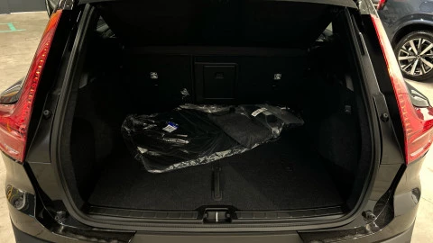 Volvo XC40 B3 G Black Edition+ Auto 120 kW (163 CV)