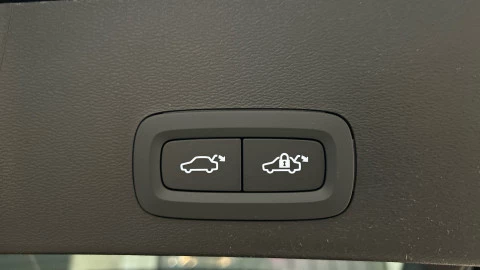 Volvo XC40 B3 G Black Edition+ Auto 120 kW (163 CV)