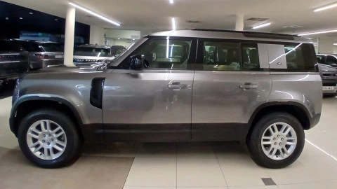Land Rover Defender 3.0 D250 X-Dynamic S 110 Auto 4WD MHEV