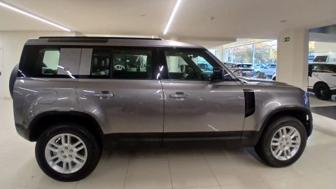 Land Rover Defender 3.0 D250 X-Dynamic S 110 Auto 4WD MHEV