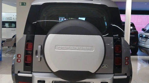 Land Rover Defender 3.0 D250 X-Dynamic S 110 Auto 4WD MHEV