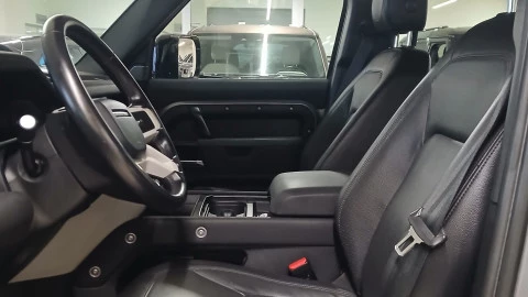 Land Rover Defender 3.0 D250 X-Dynamic S 110 Auto 4WD MHEV