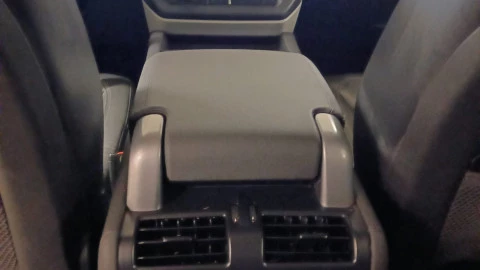 Land Rover Defender 3.0 D250 X-Dynamic S 110 Auto 4WD MHEV