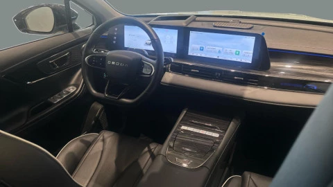 Omoda C5 2WD PREMIUM