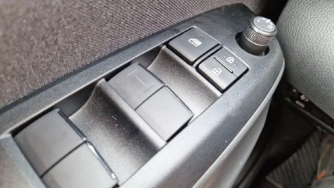 Mazda2 e-SKYACTIV G 66kW (90CV) Center-Line