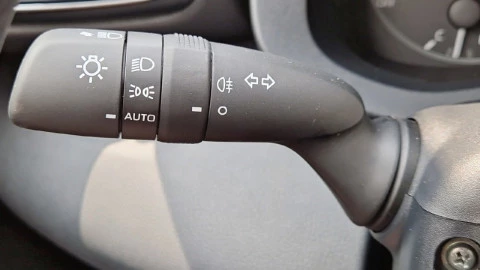 Mazda2 e-SKYACTIV G 66kW (90CV) Center-Line