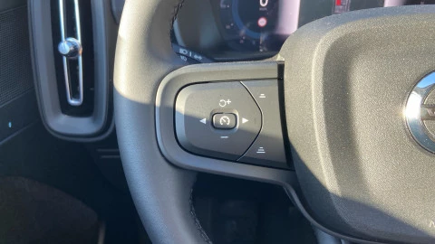 Volvo XC40 2.0 B3 G Essential Auto