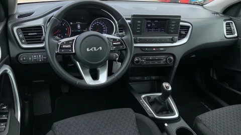 Kia Ceed 1.6 MHEV iMT 100kW (136CV) Concept