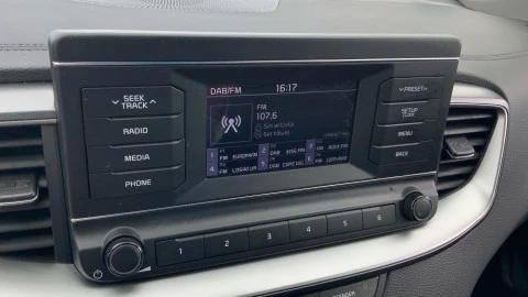 Kia Ceed 1.6 MHEV iMT 100kW (136CV) Concept