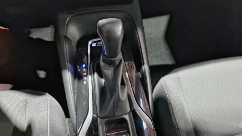 Toyota Corolla 1.8 125H ACTIVE TECH E-CVT