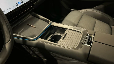 Lynk & Co 08 1.5 PHEV Core 257 kW (350 CV)