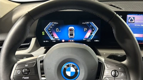 BMW iX2 xDrive30