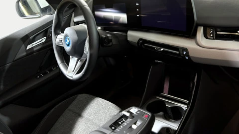 BMW iX2 xDrive30