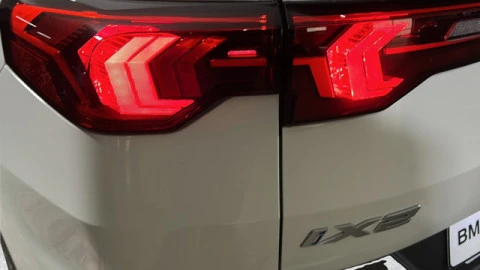 BMW iX2 xDrive30
