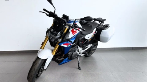BMW Motorrad F 900 R F 900 R Sport BMW Motorrad F 900 R F 900 R Sport