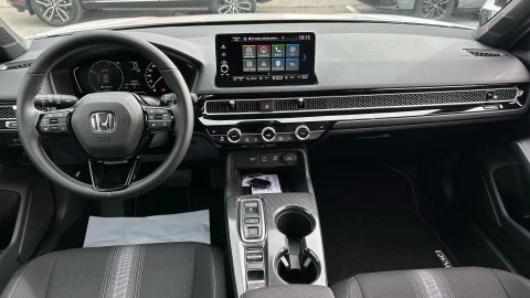 Honda Civic 2.0 i-MMD Elegance CVT