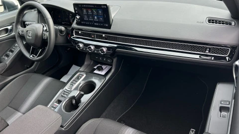 Honda Civic 2.0 i-MMD Elegance CVT